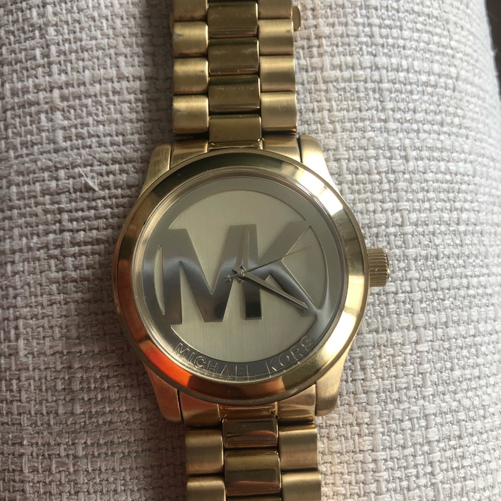 Michael Kors Runway Quartz Gold-tone Bracelet